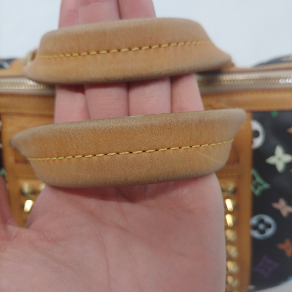 Louis Vuitton Courtney Monogram in Black Noir - Picture 6 of 8